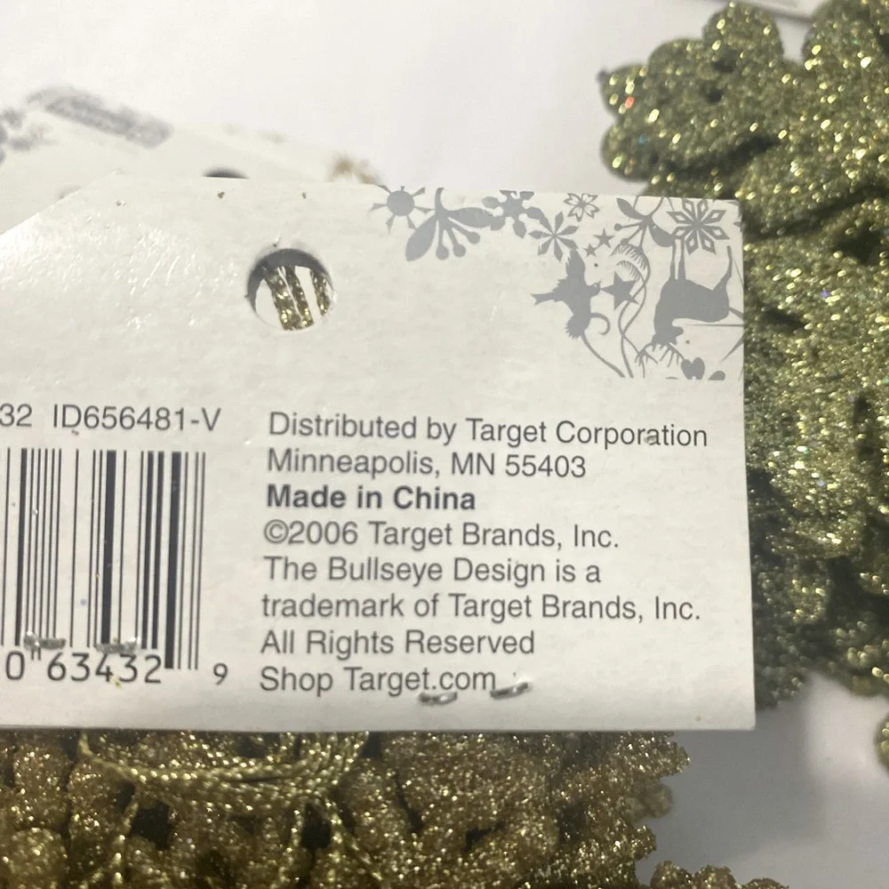 24 Glitter Snowflake Ornaments Set